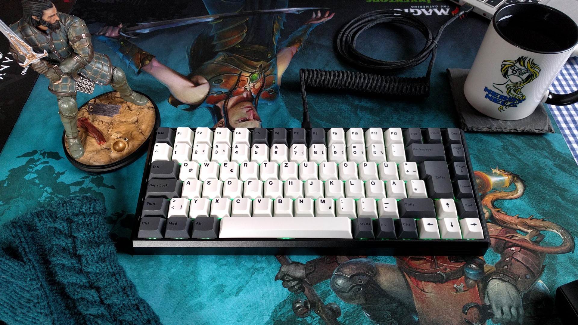 Zerstört eher euren Schreibtisch, als selbst kaputt zu gehen: Massive Gaming-Tastatur vom Custom-Bauer ist ein wahrer Amboss